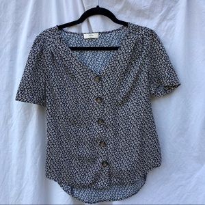 SHORT SLEEVE BUTTON UP TOP